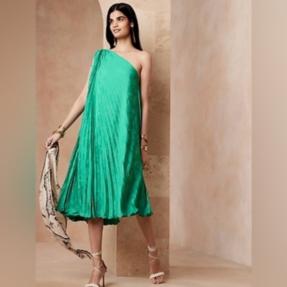 Banana Republic Vibrant Green One-Shoulder Dress